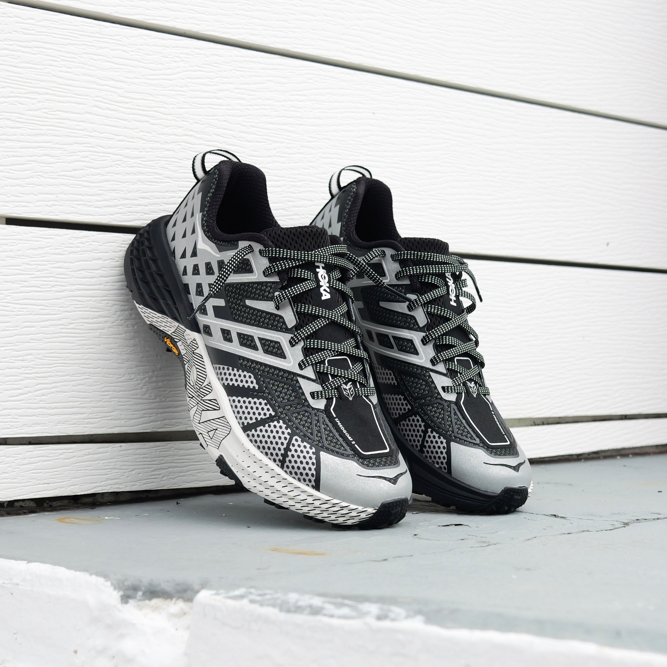 Hoka SpeedGoat 2 TS BKSTR (Black / Stardust)
