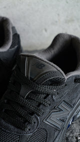 Mens New Balance Abzorb 2010 (Triple Black)-U20107B1