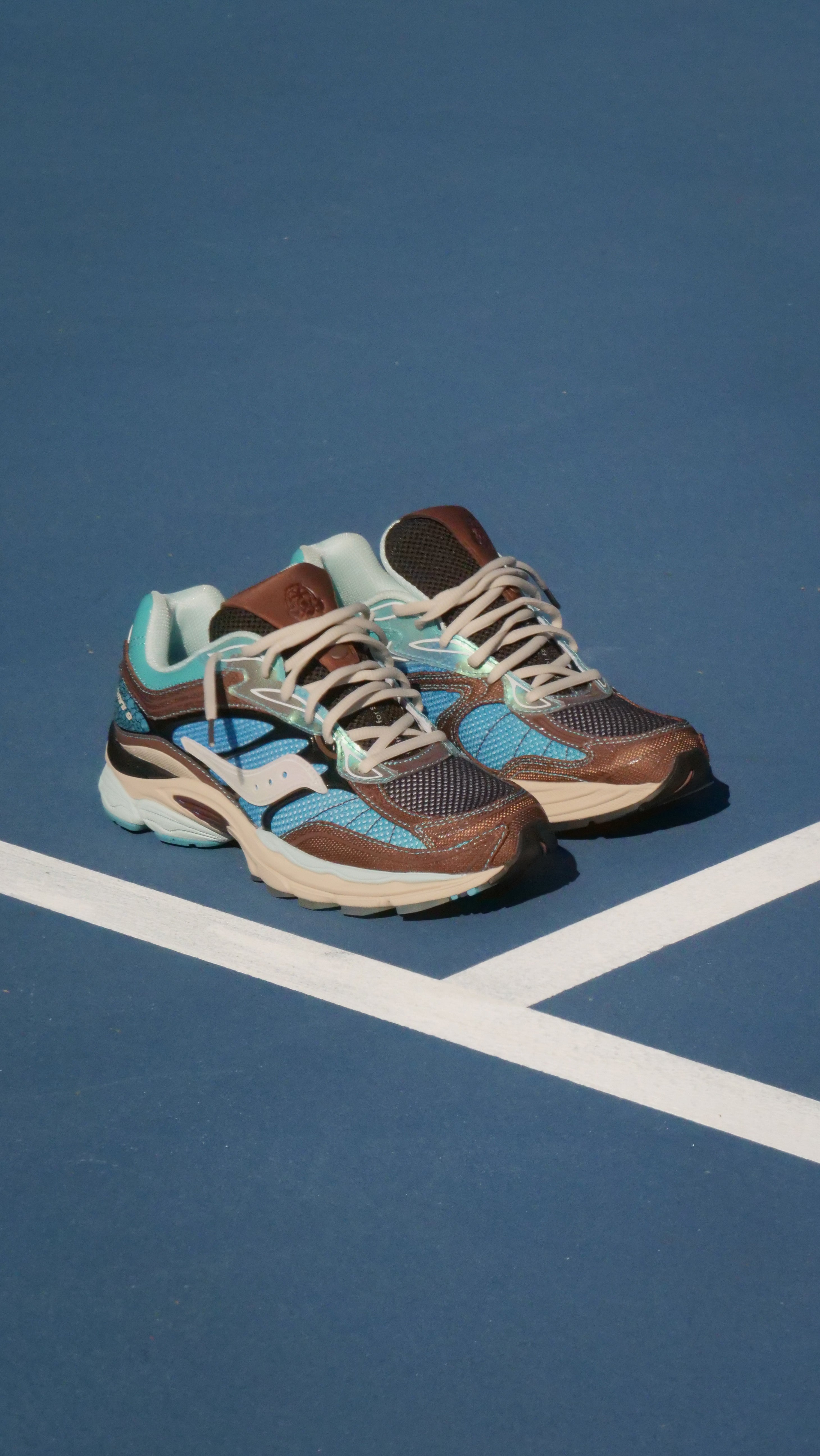 Mens Saucony x FootPatrol ProGrid Omni 9 (Blue/Brown)