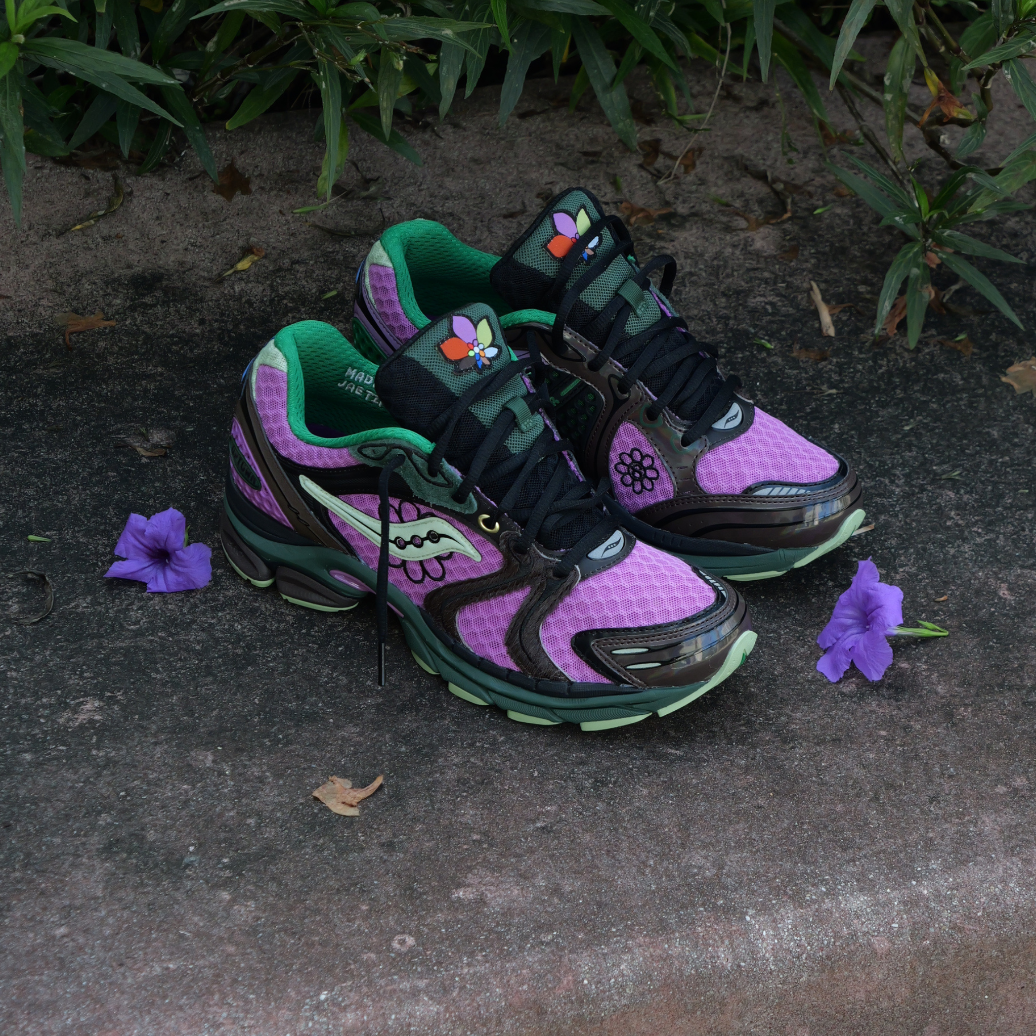 SAUCONY X JAE TIPS Progrid Triumph 4 Perilla (Violet/Earth) - VIP Saucony