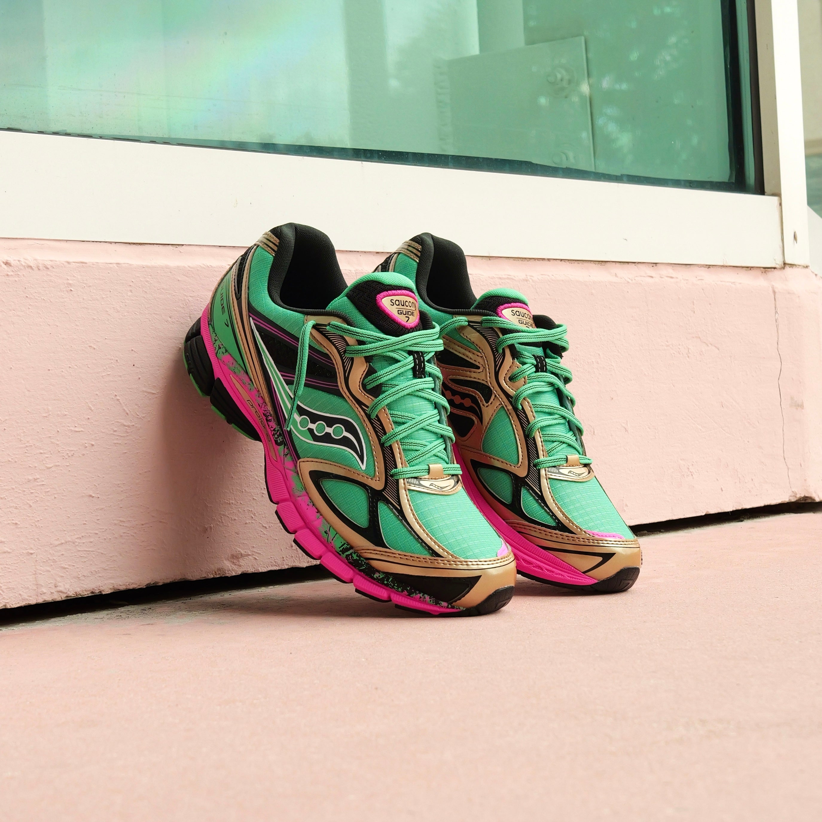 Mens Saucony ProGrid Guide 7 (Green/Bronze) - Saucony