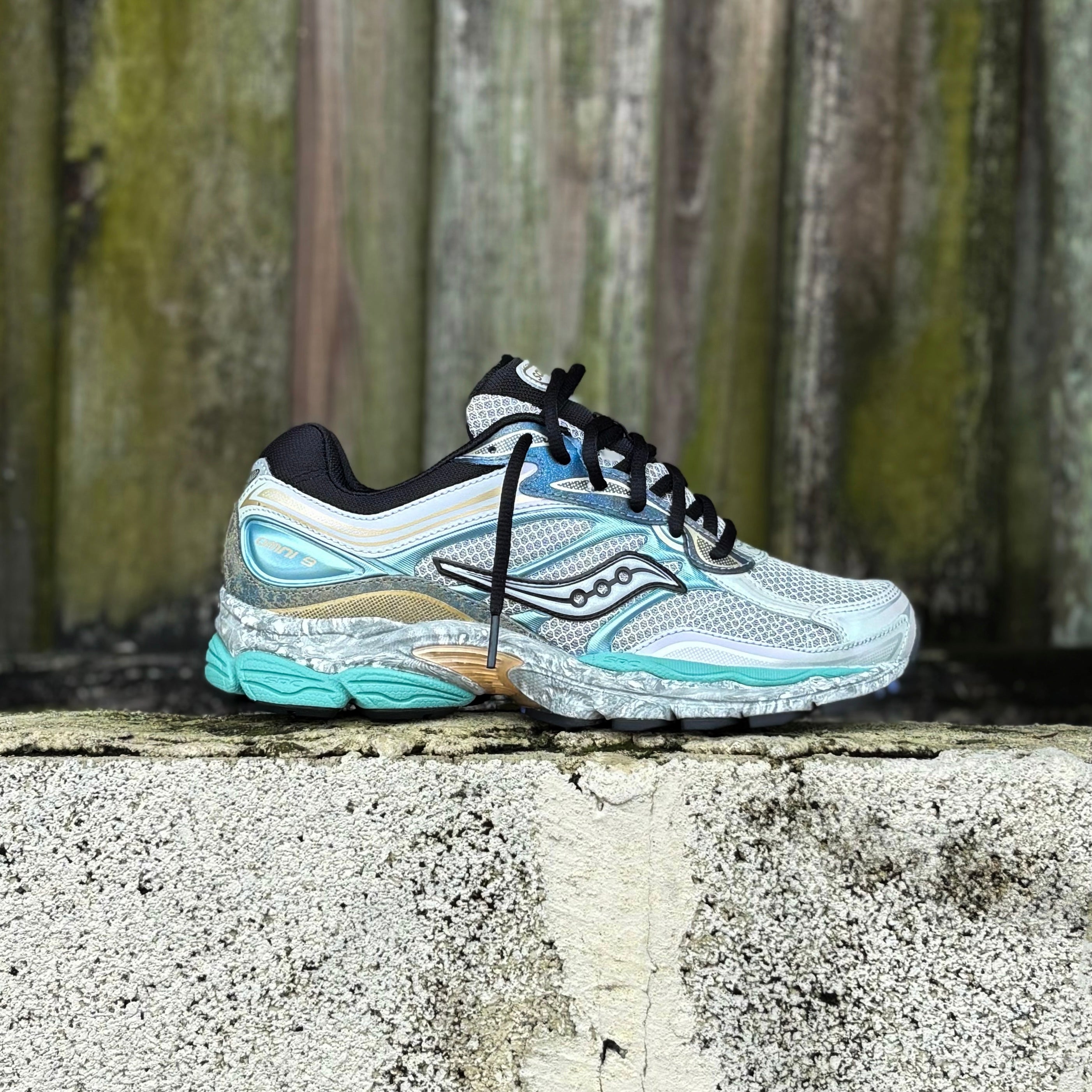 Mens Saucony ProGrid Omni 9 (Owl/Multi)