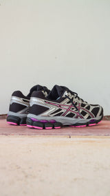 Mens Asics Gel-Cumulus 16 (Black/Dragon Fruit)