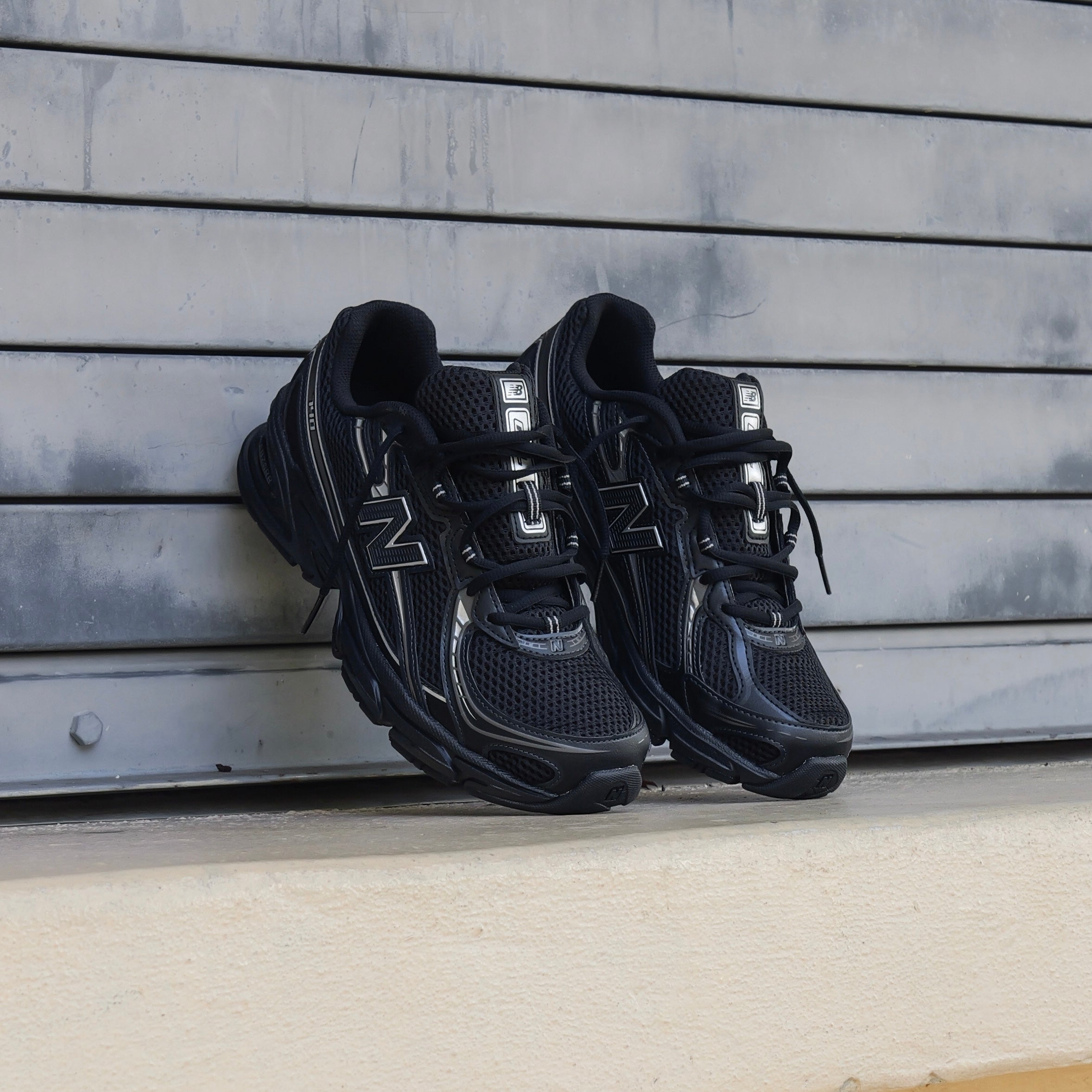 Mens New Balance 740 (Black/Metallic Silver) - U740BM2