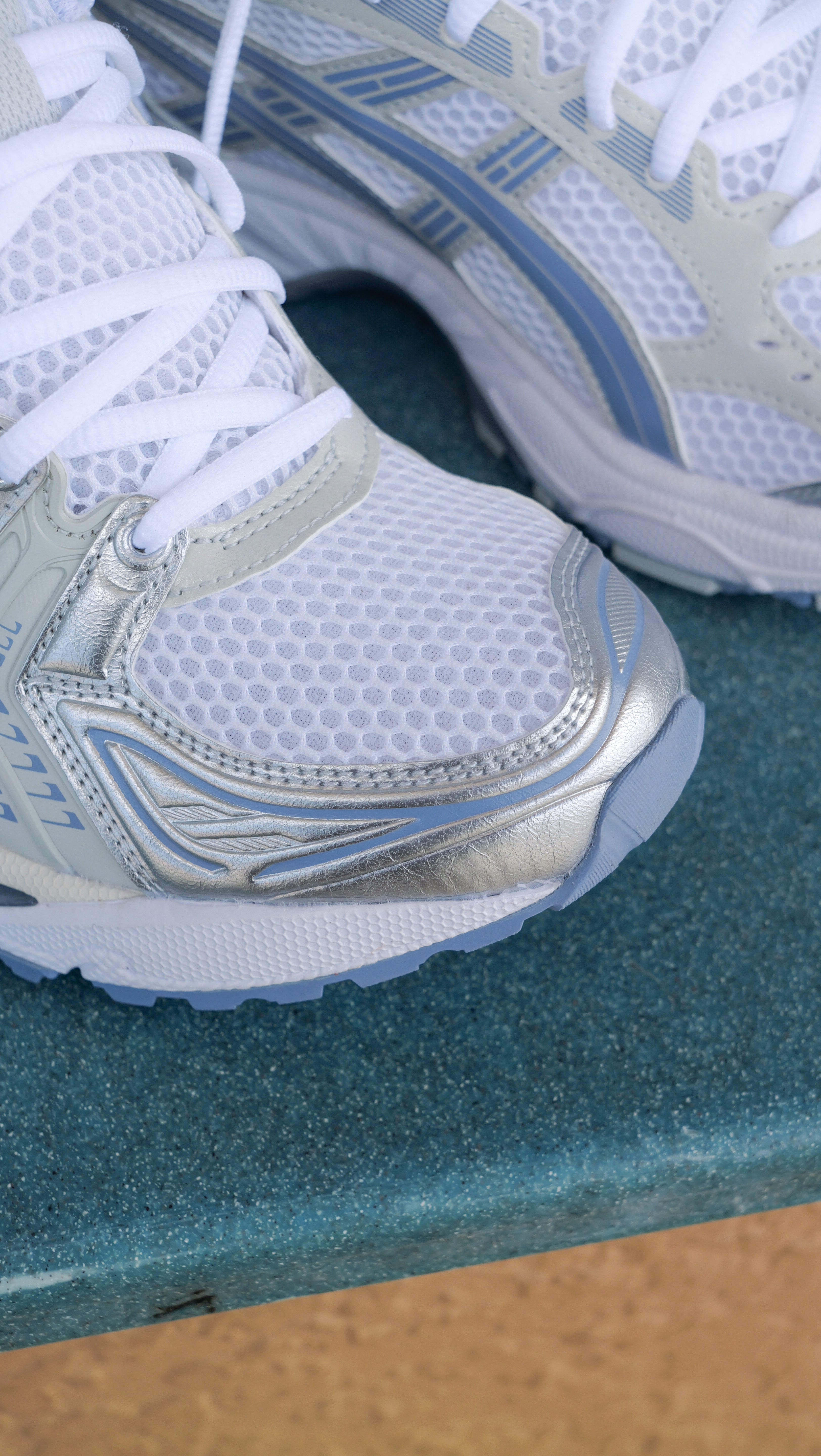 Mens Asics Gel-Kayano 14 (White/Light Navy) - Asics