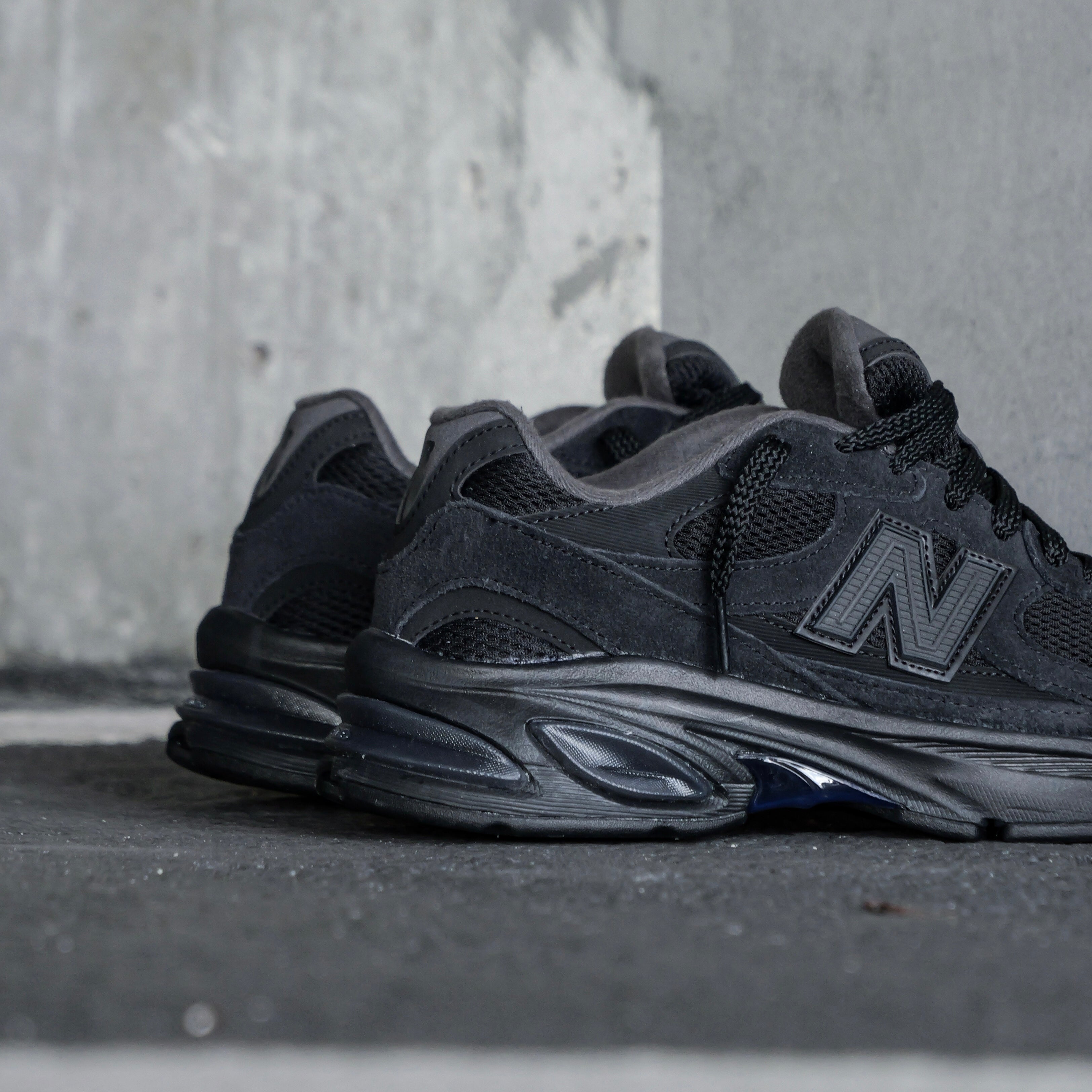 Mens New Balance Abzorb 2010 (Triple Black)-U20107B1