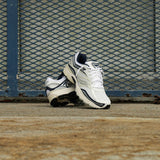 Mens Saucony ProGrid Omni 9 (White/Navy) - Saucony