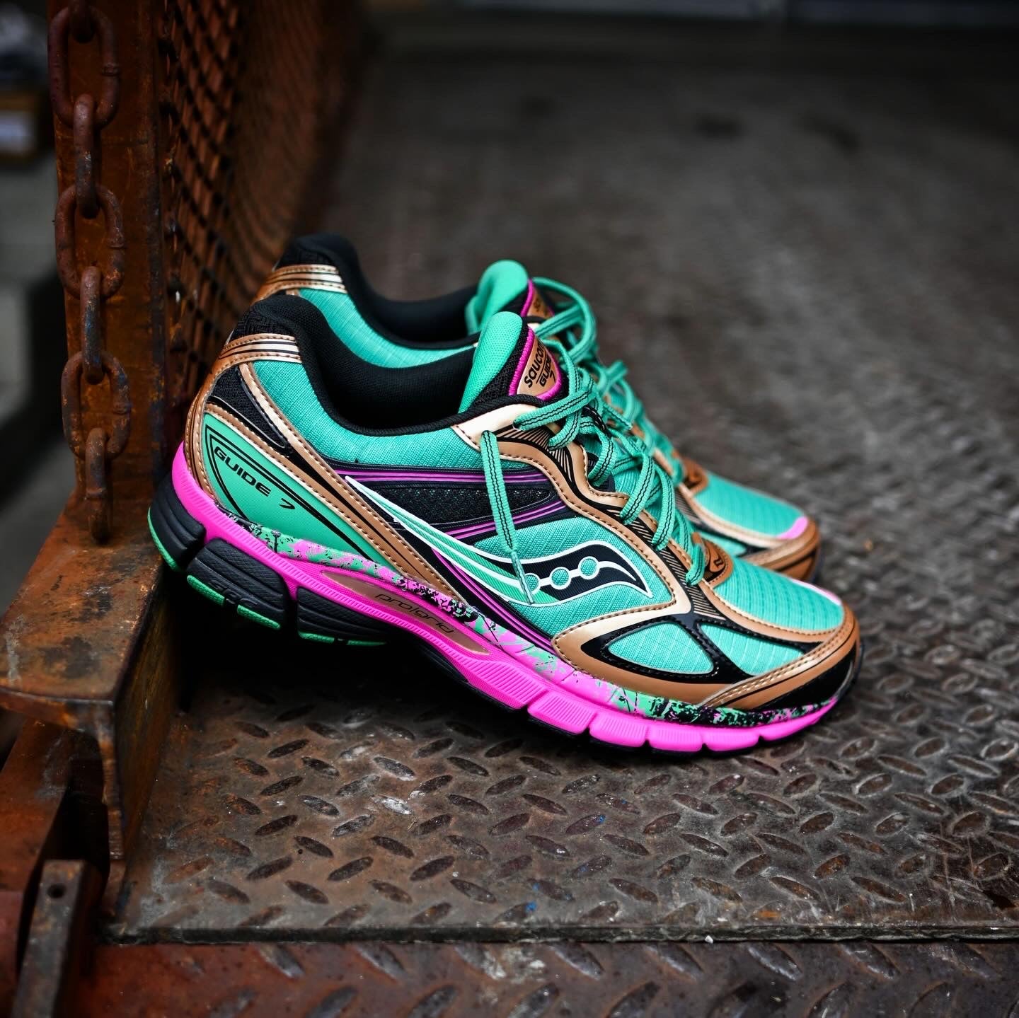 Mens Saucony ProGrid Guide 7 (Green/Bronze) - Saucony