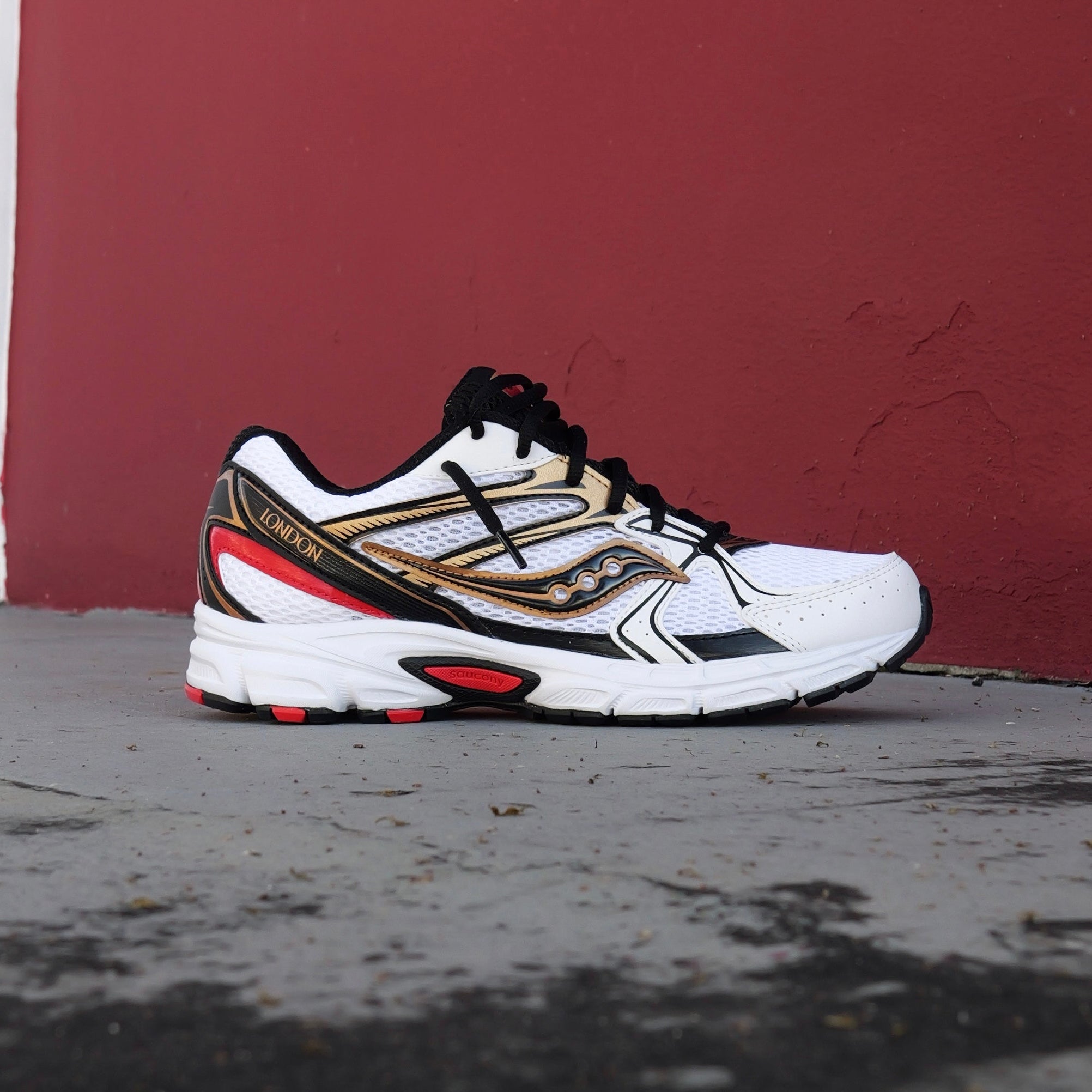 Mens Saucony Ride Millennium (White/Black) - Saucony