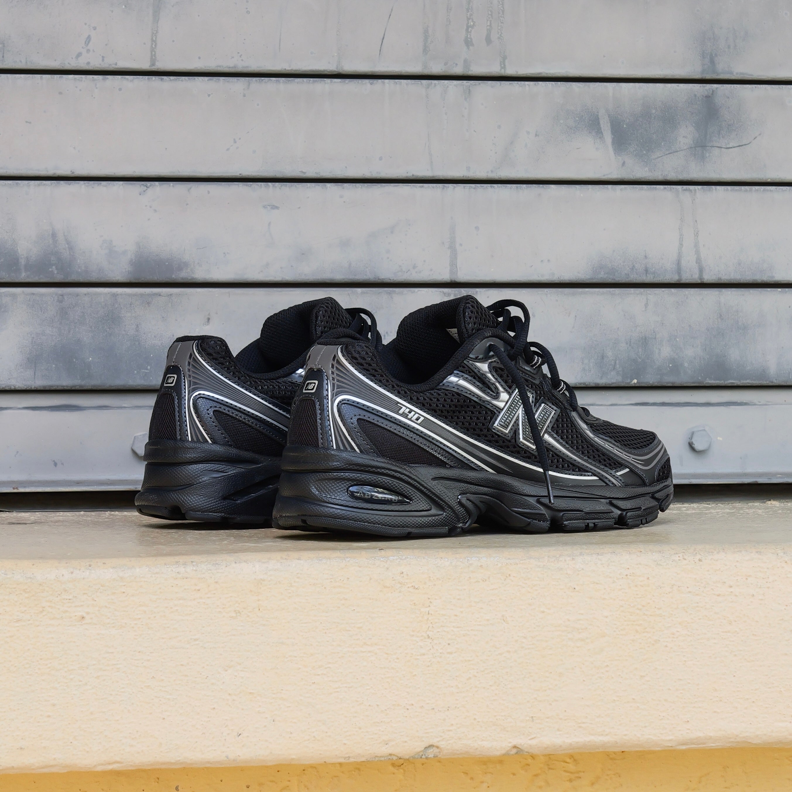Mens New Balance 740 (Black/Metallic Silver) - U740BM2