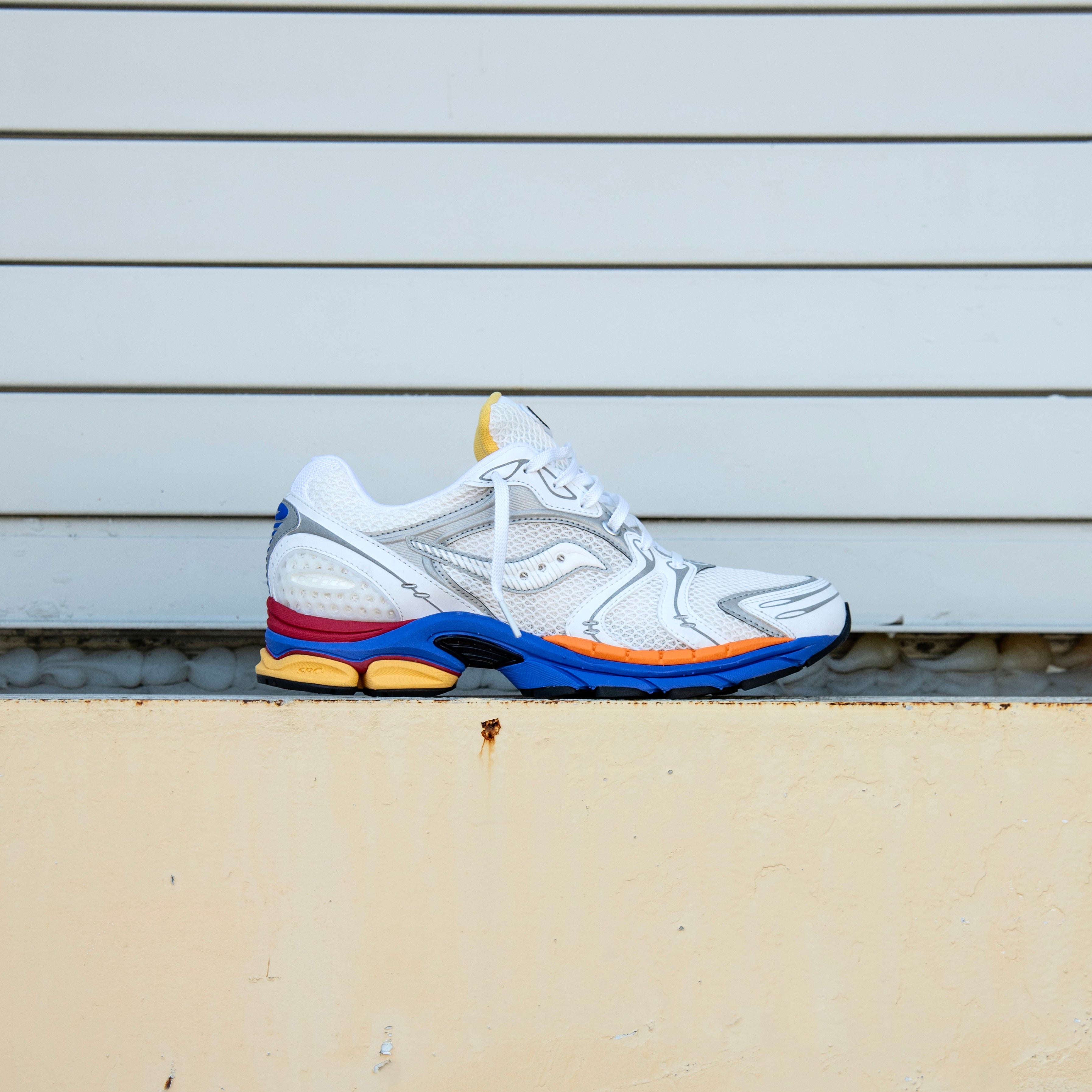 Mens Saucony ProGrid Triumph 4  Galaxy (White/Multi) - Saucony