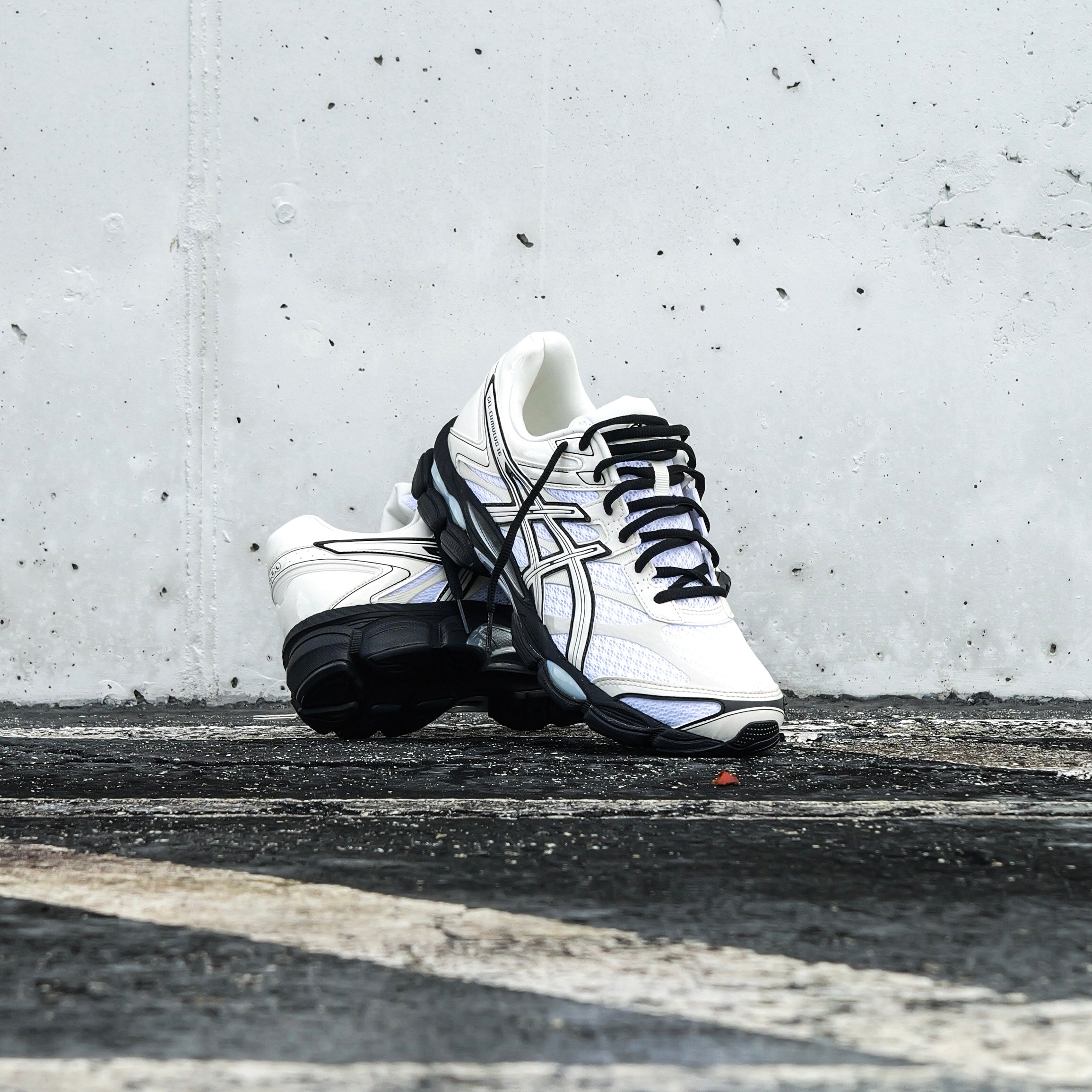Mens Asics Gel-Cumulus 16 (White/Cream)