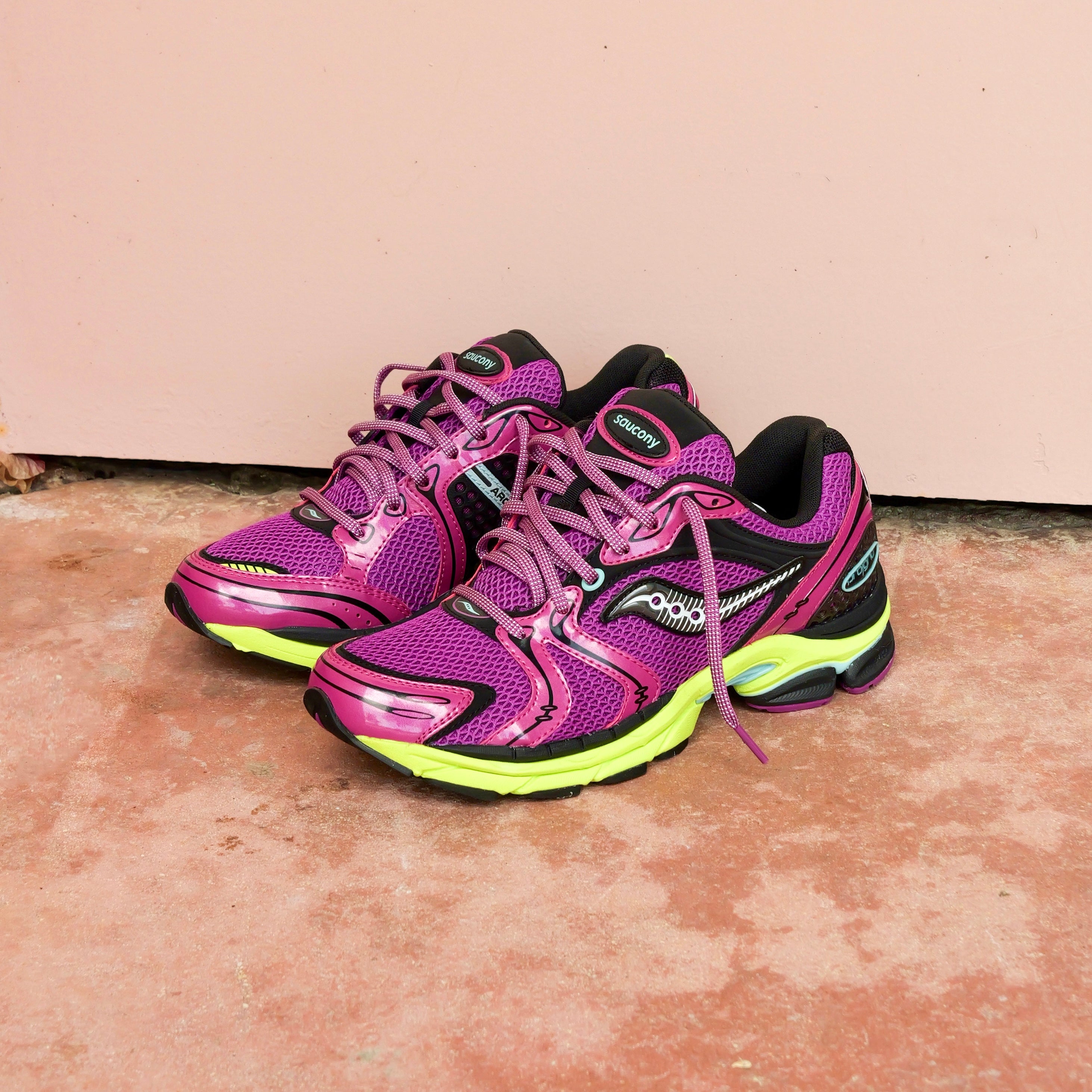Mens Saucony ProGrid Triumph 4 (Juice)