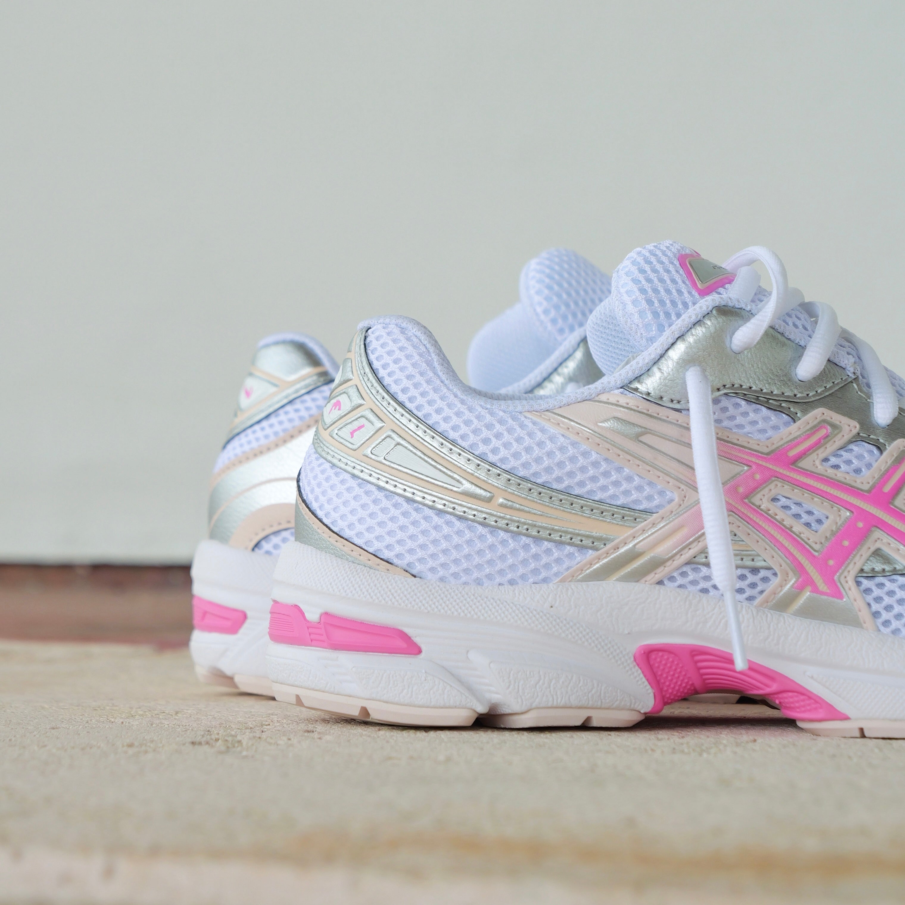 Asics Gel-1130 Grade School (White/Dragon Fruit)