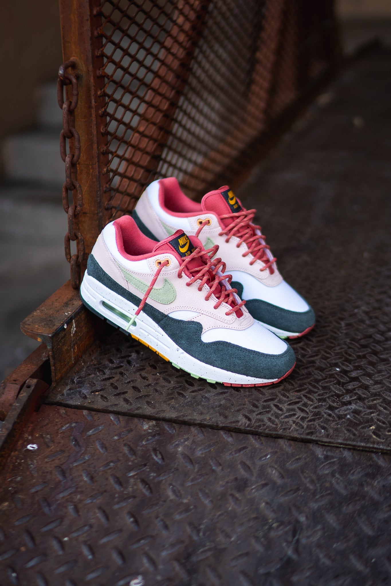 Mens Nike Air Max 1 (Light Soft Pink/Vapor Green) - Nike