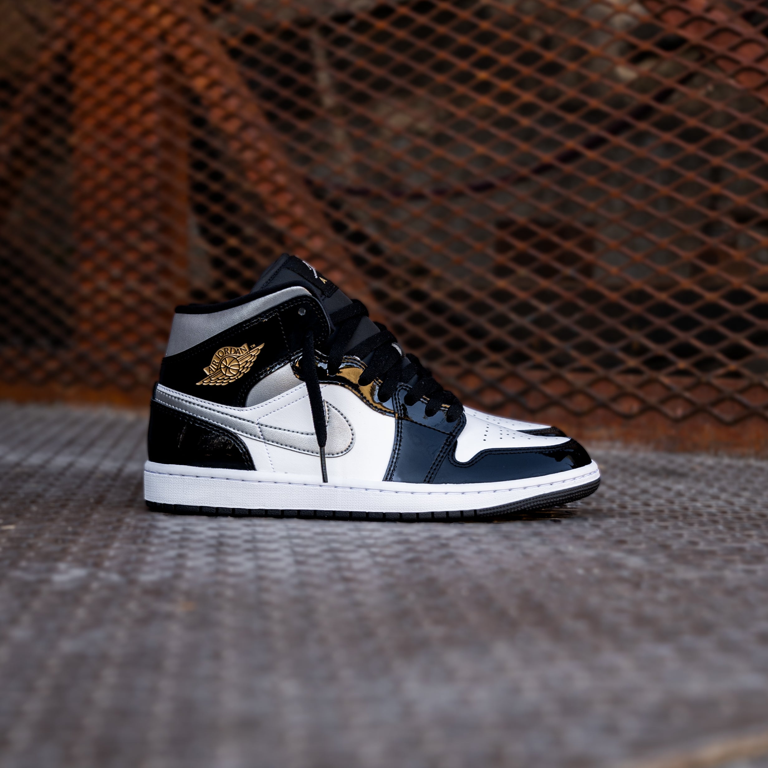 Mens Air Jordan 1 Mid (Black/Metallic Silver/White)