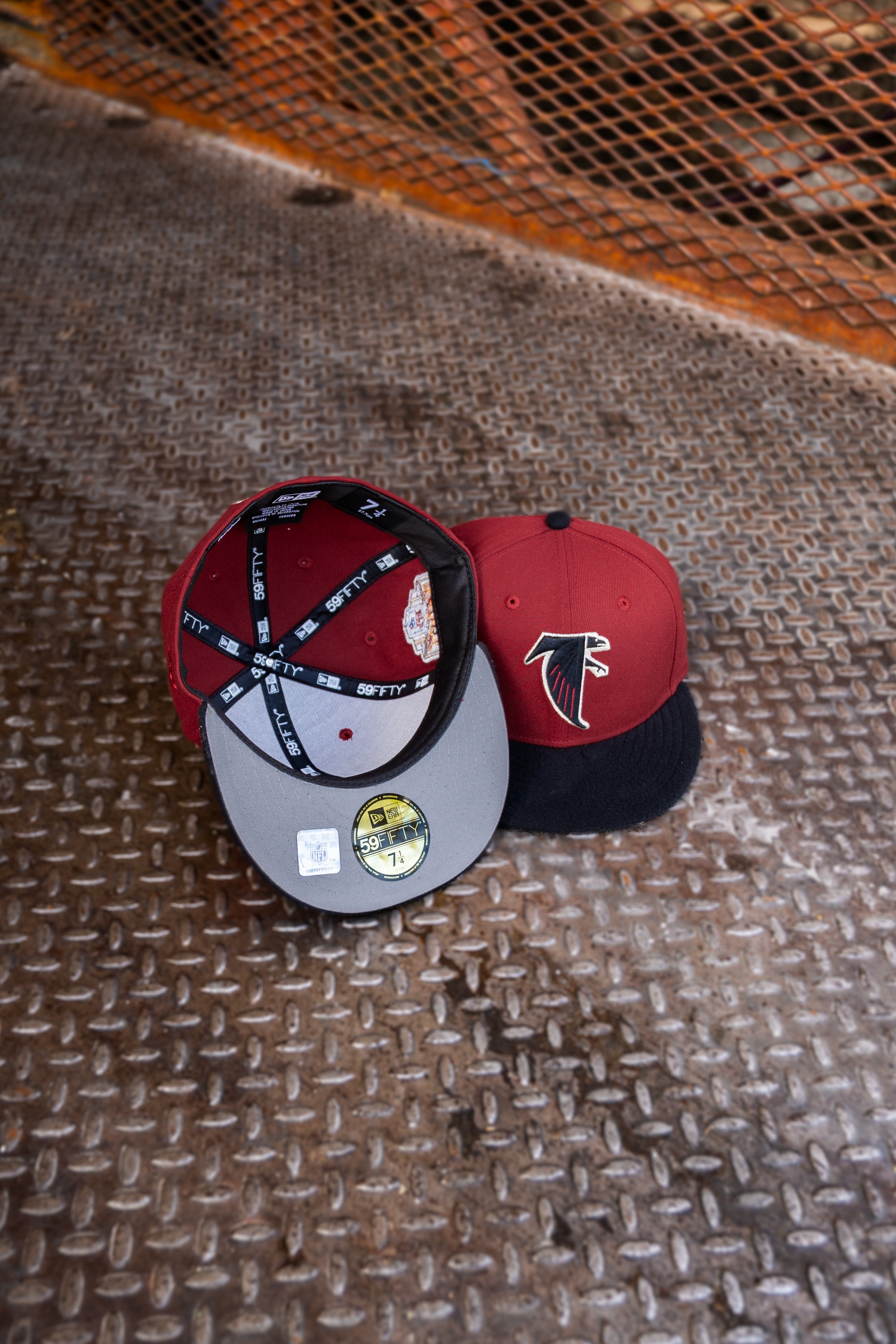 New Era Atlanta Falcons 1991 Draft Grey UV (Red/Black Fleece)  59Fifty Fitted