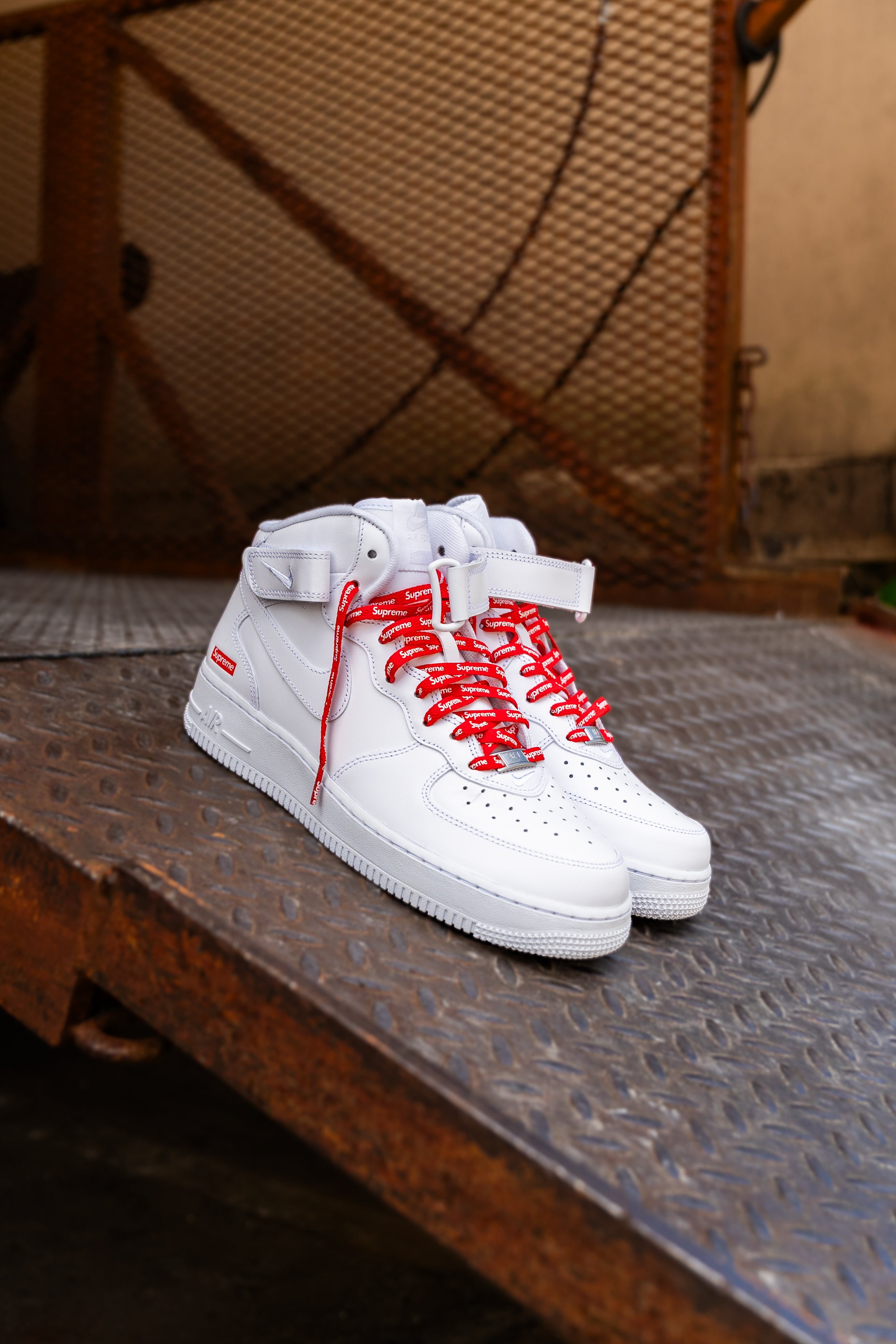 Nike x Supreme Air Force 1 Mid SP (White)