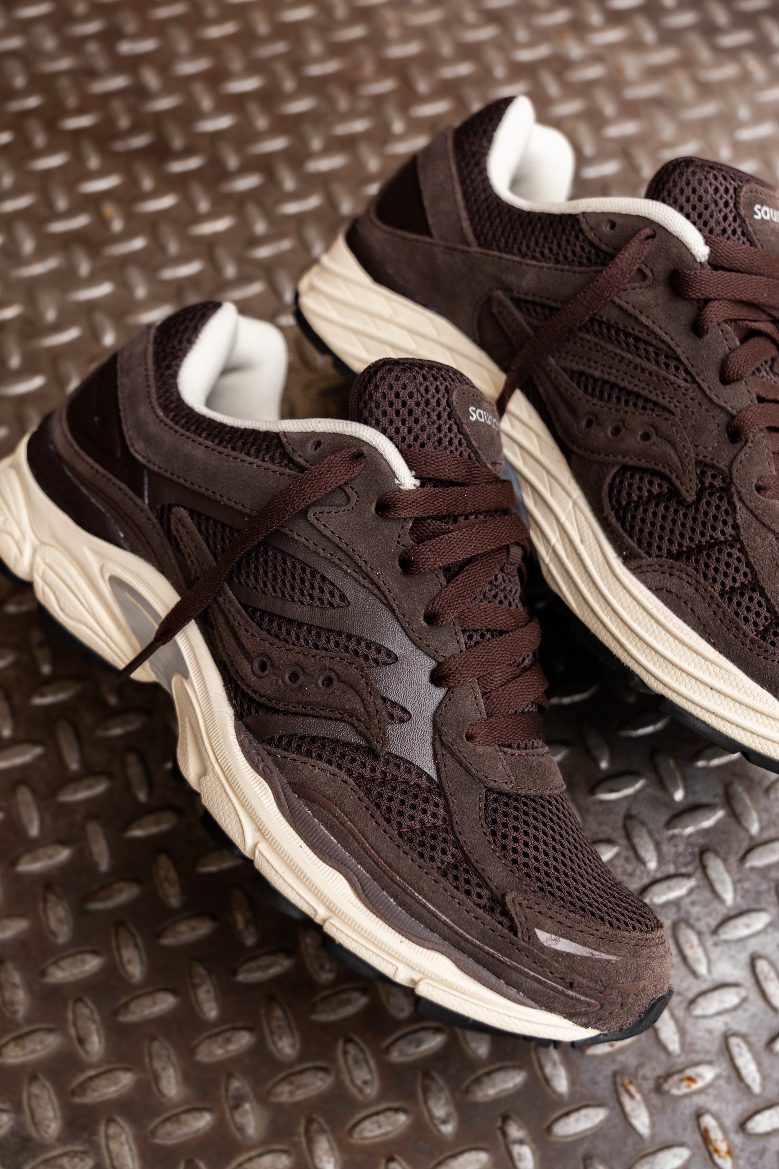 Mens Saucony OG ProGrid Omni 9 (Coffee/Cream)