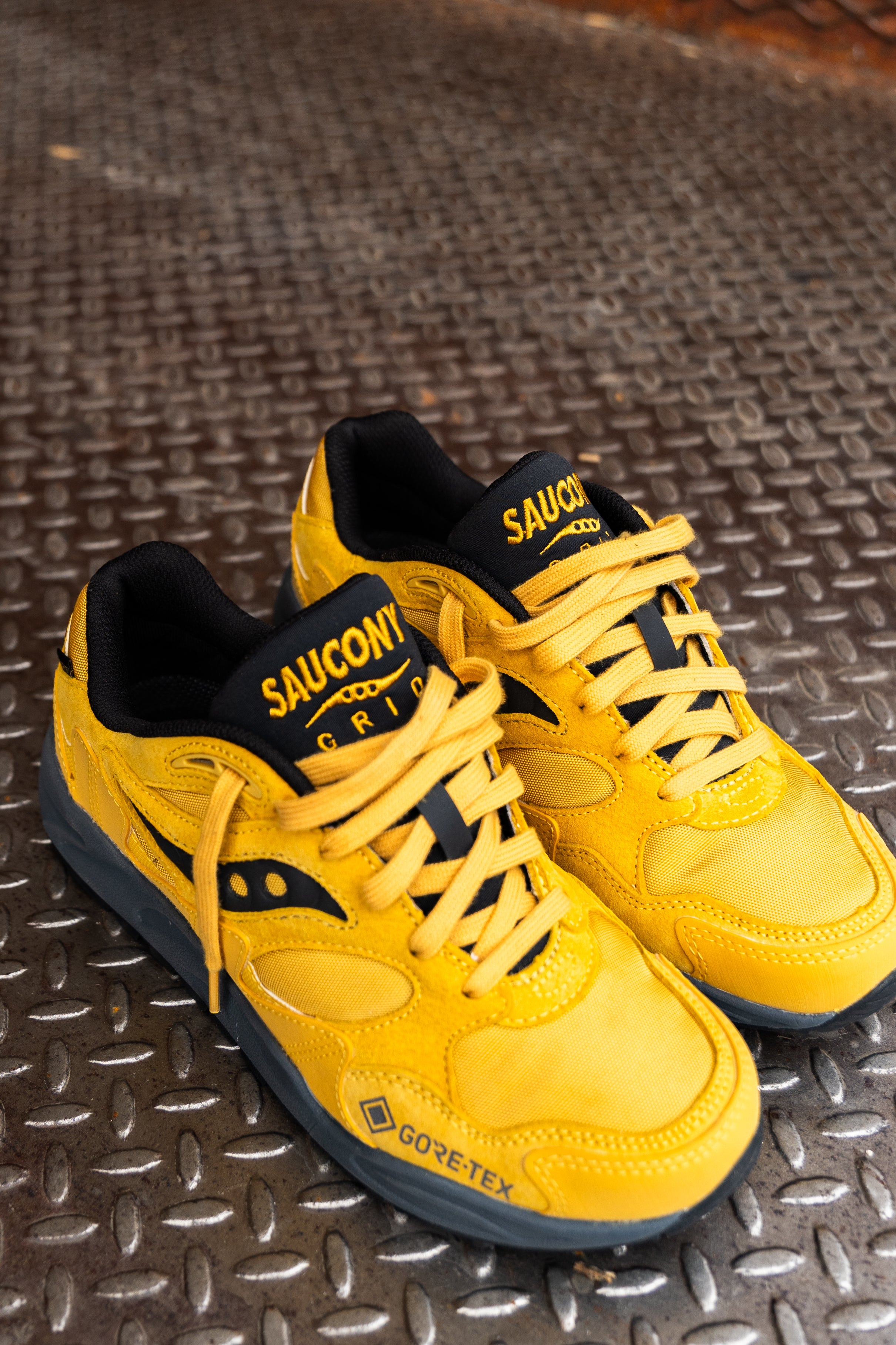 Mens Saucony Grid Shadow 2 GTX (Yellow/Black)