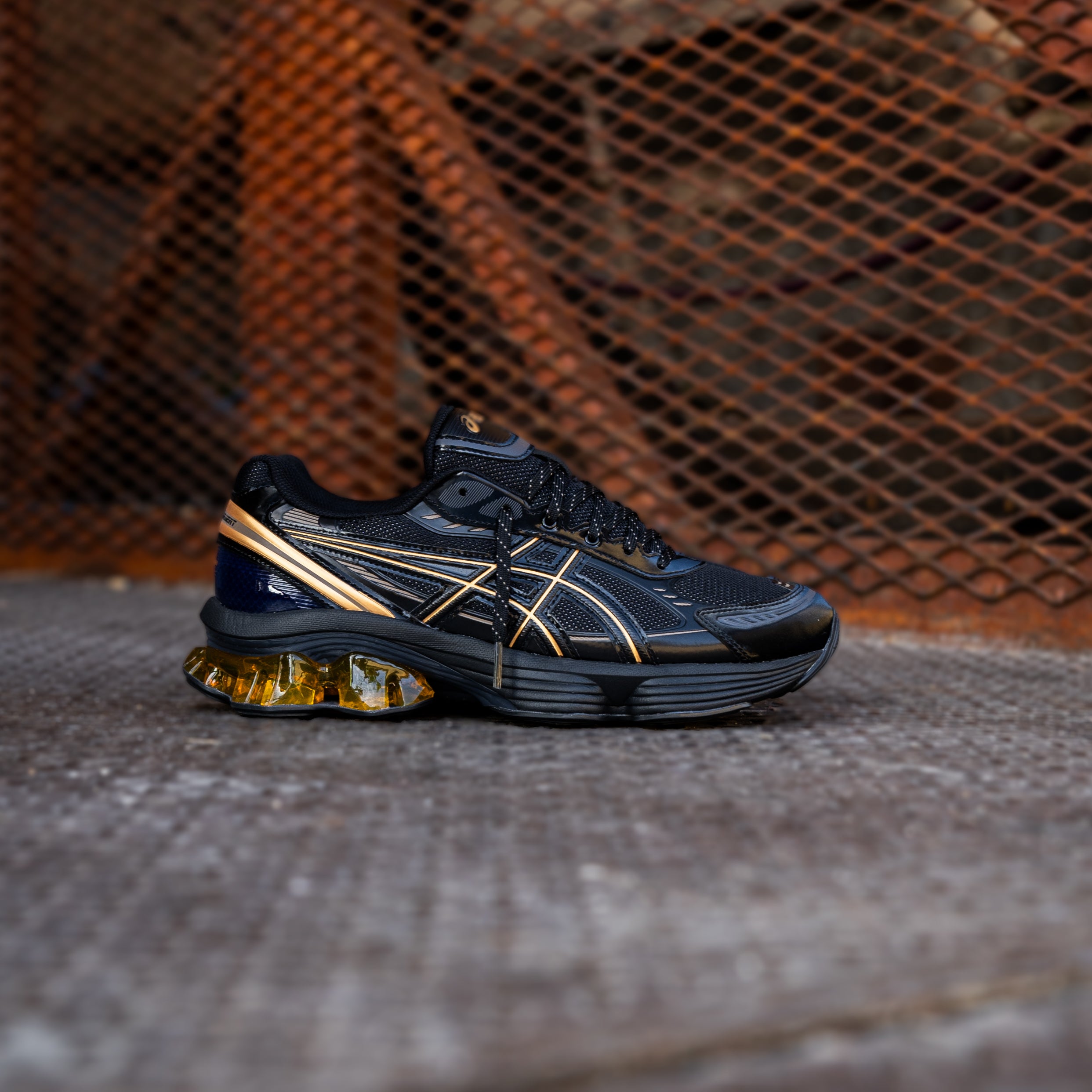 Mens Asics Gel-Kinetic Fluent (Black/Gold)