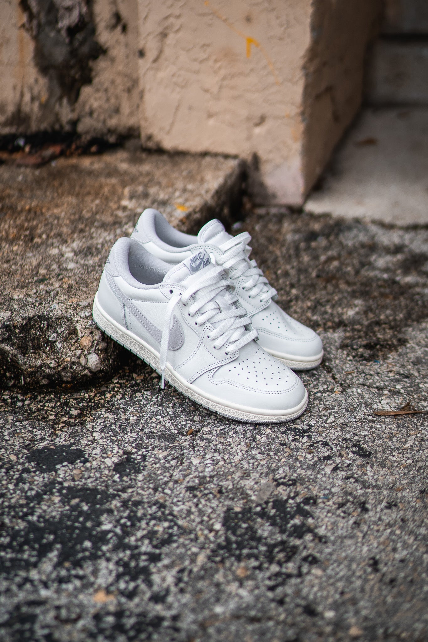 Mens Air Jordan 1 Low 85 (Summit White/Light Smoke Grey) - Nike