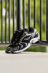 Mens Saucony ProGrid Triumph 4 (Black/Silver)