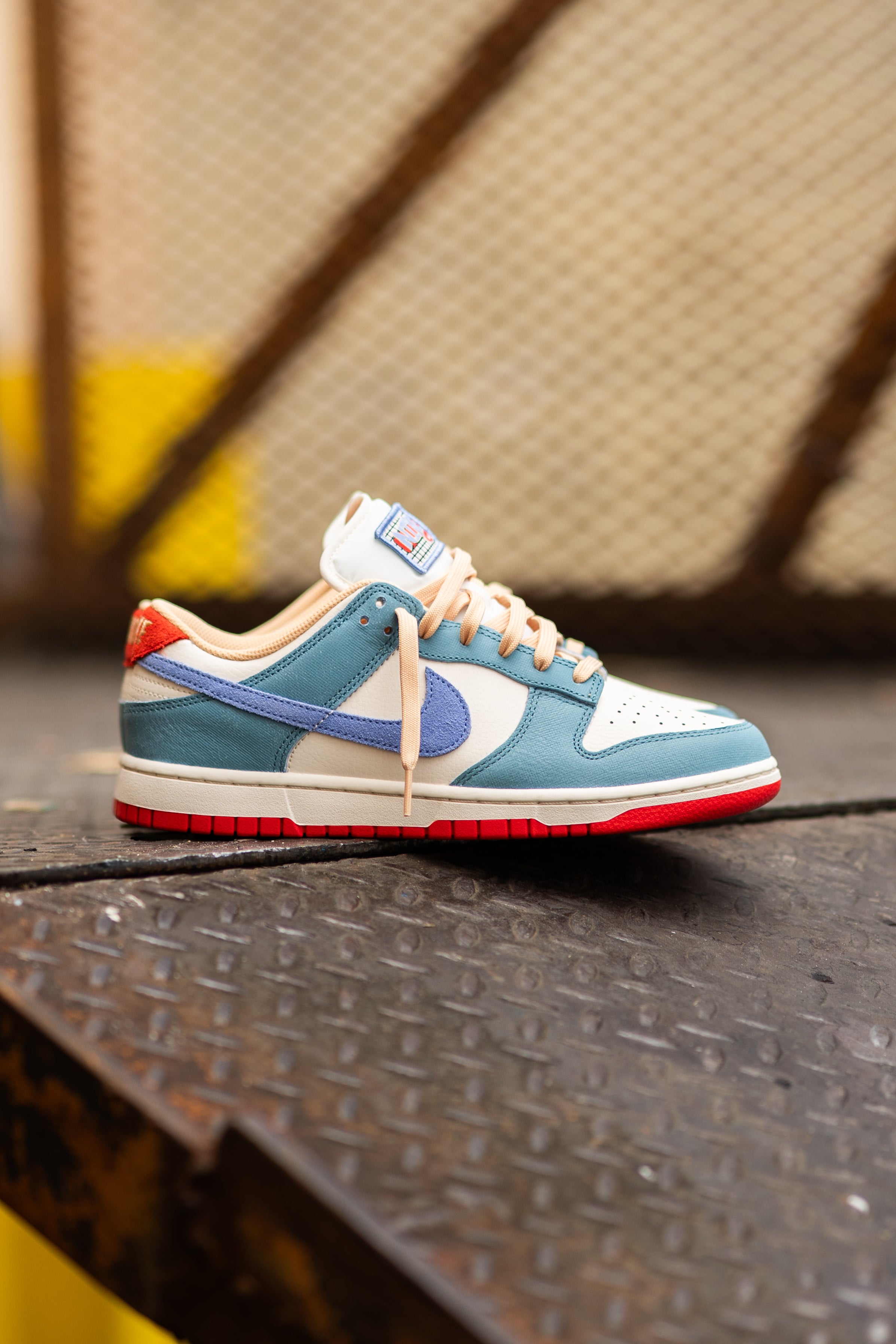 Mens Nike Dunk Low PRM (Pale Ivory/Royal Pulse)