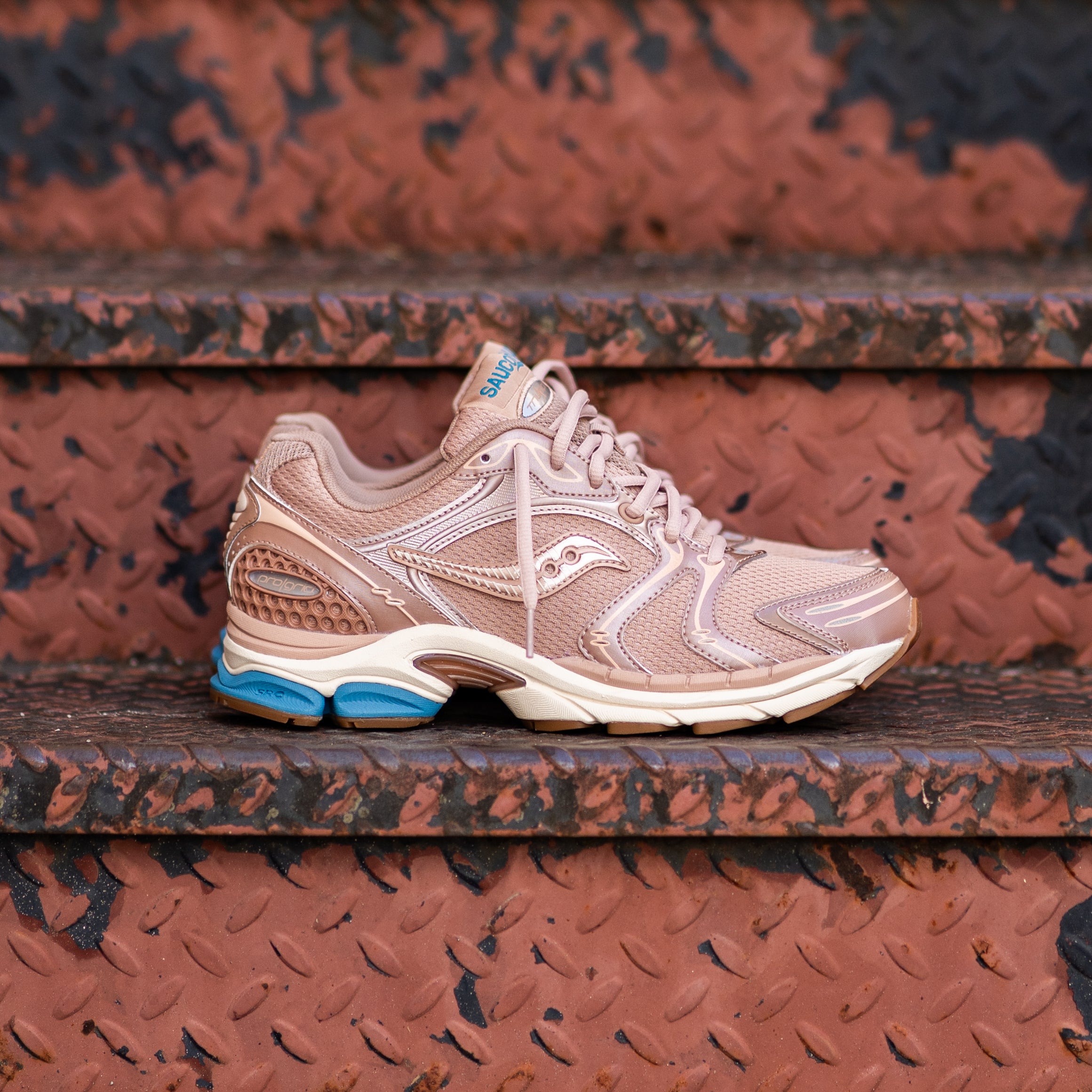 Mens Saucony ProGrid Triumph 4 (Tan/Royal)