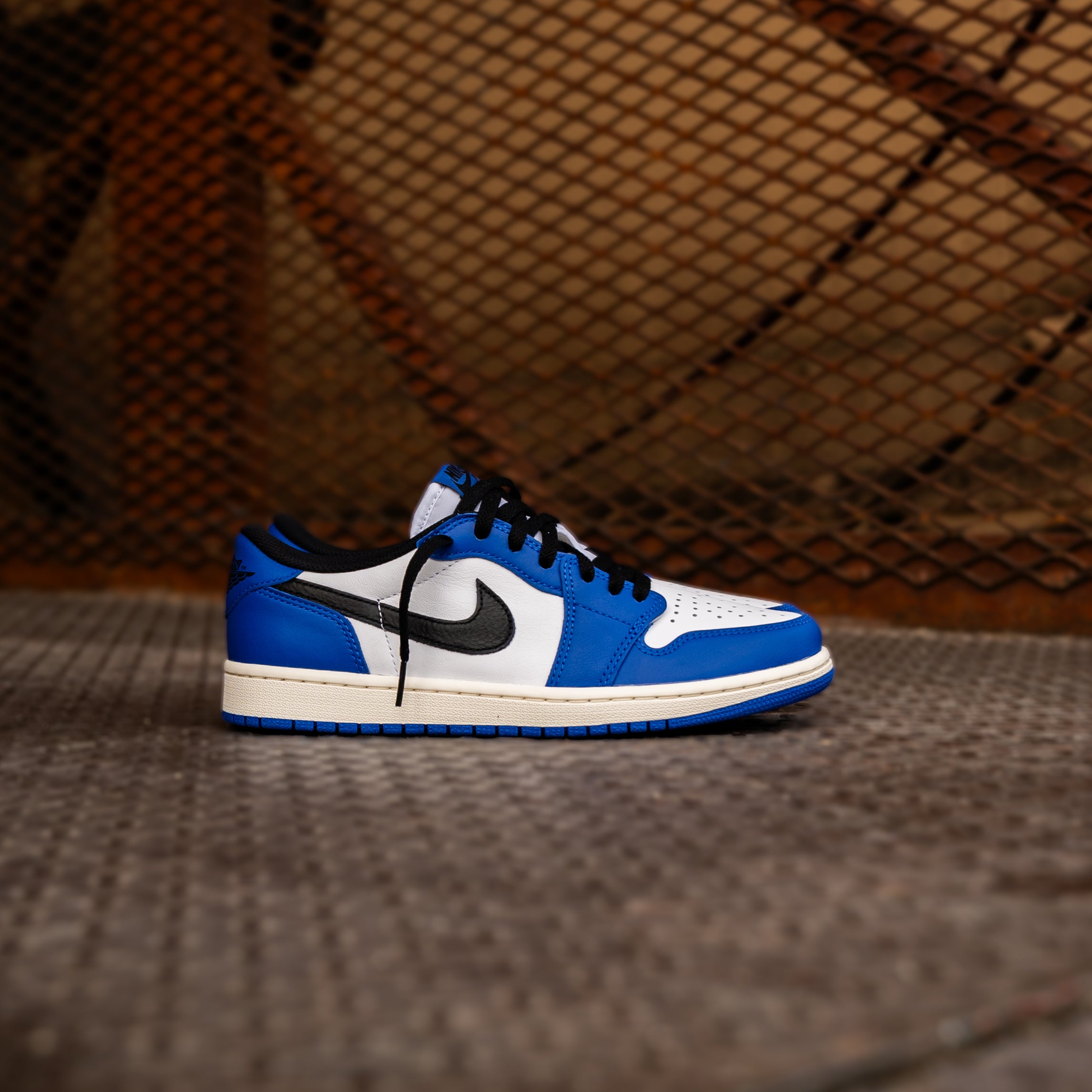 Mens Air Jordan 1 Retro Low OG (Game Royal)