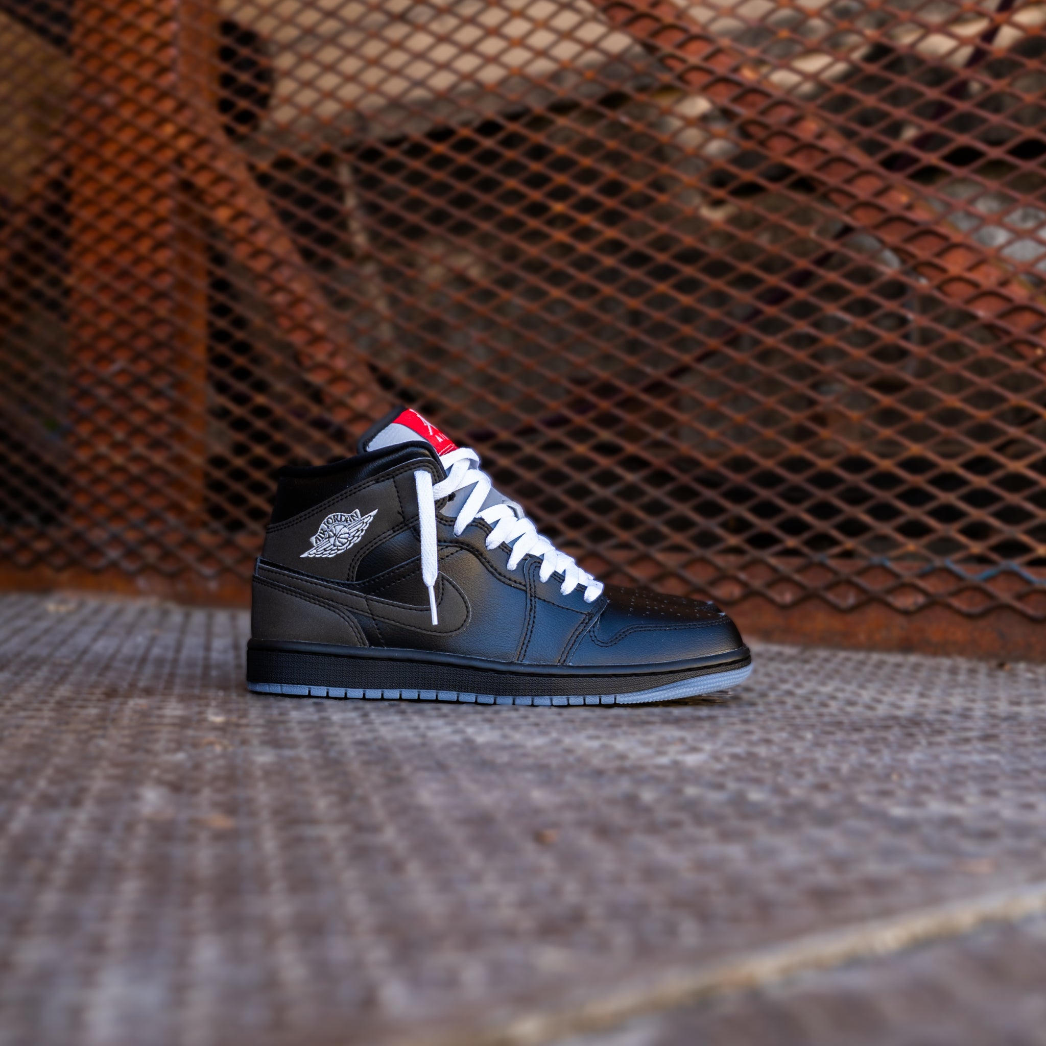 Mens Air Jordan 1 Mid SE (Black/White/Wolf Grey)