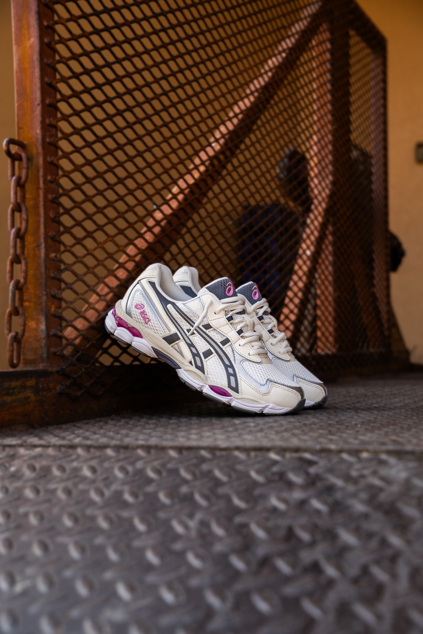 Mens Asics Gel-NYC 2055 (Cream/Carbon)