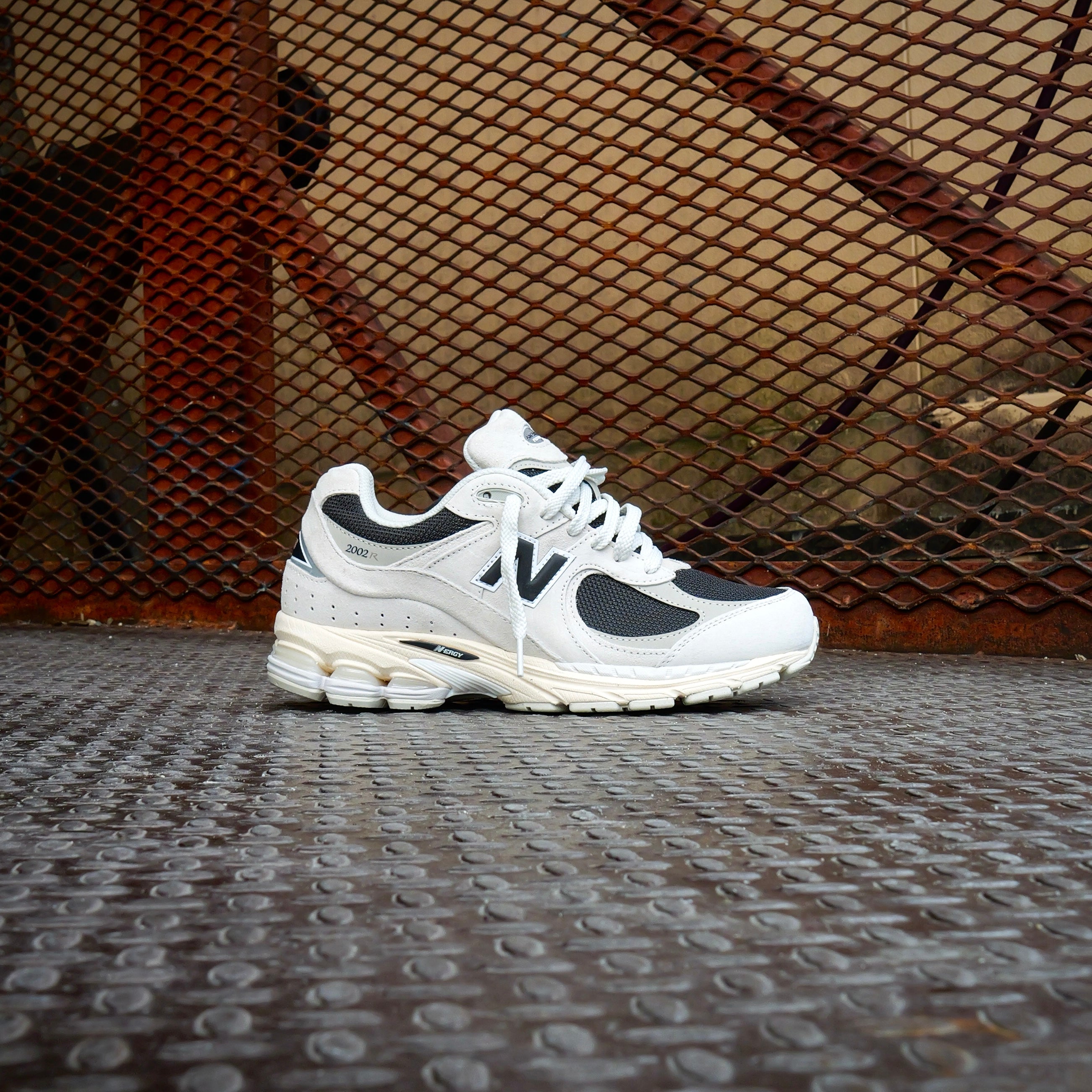 Mens New Balance 2002R (Off White/Black) - U2002RN - New Balance