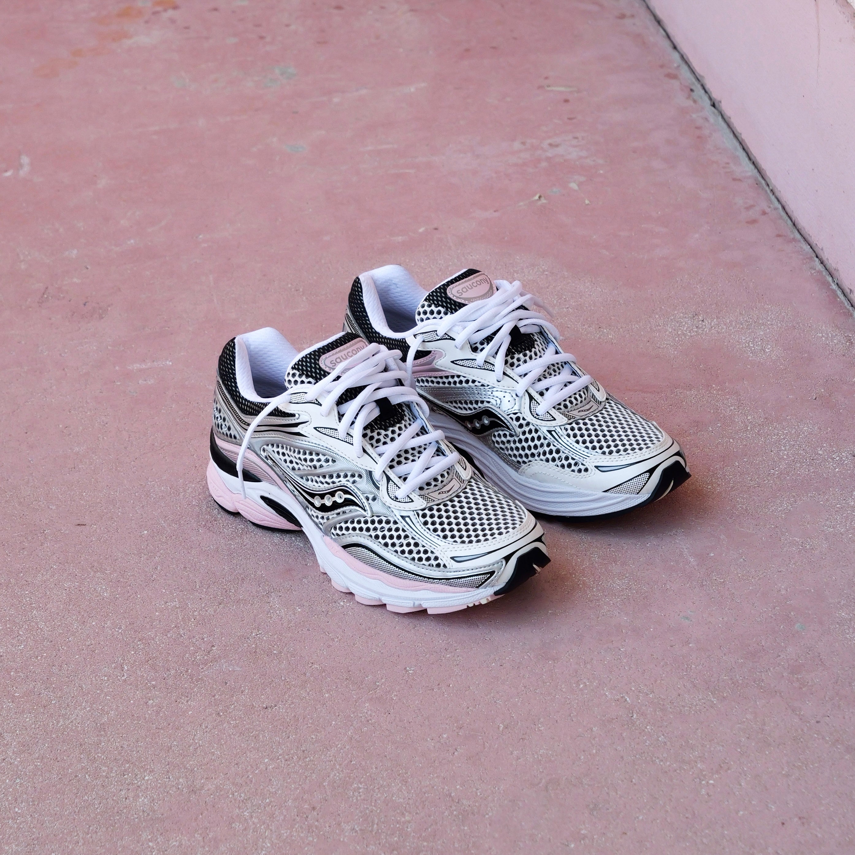 Mens Saucony ProGrid Omni 9 (Silver/Pink) - Saucony